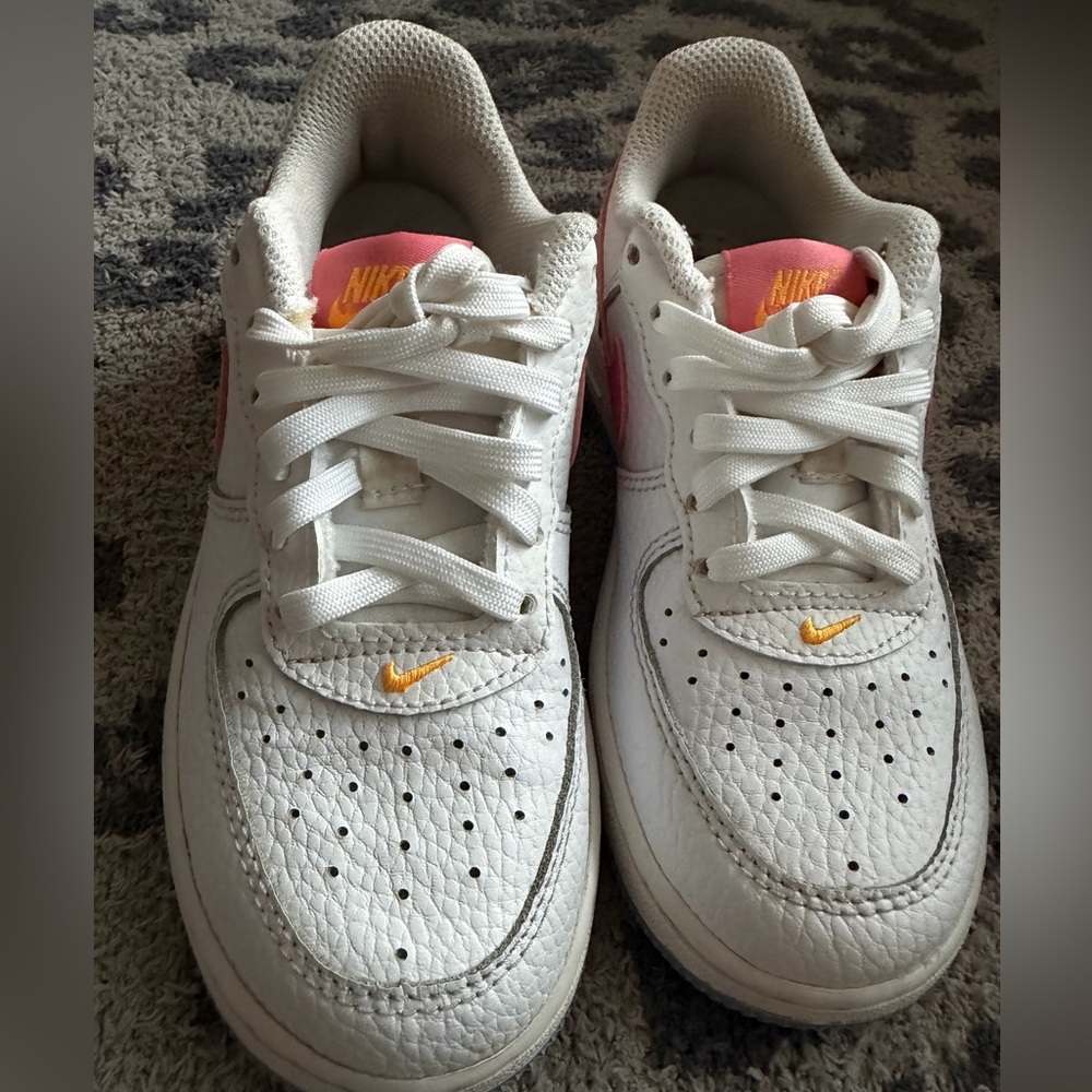 Nike Kids Air Force 1 Sneakers
Very Gently Used